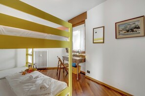Apartamento familiar, varias habitaciones (Appartamento Little Treasure) | 2 dormitorios, espacio para trabajar con un portátil, wifi gratis