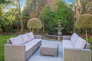 المنطقة المحيطة بالمنشأة