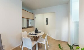 Apartemen Basic | Tempat makan