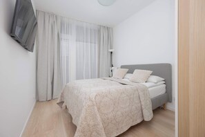 Room - Krochmalna 61 Warsaw | Bright Apartment | Air Conditioning | Remote Workspace (Warszawa)