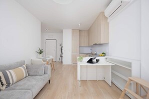 Living area - Krochmalna 61 Warsaw | Bright Apartment | Air Conditioning | Remote Workspace (Warszawa)