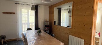 Chalet-style duplex in Briançon • 8 Pers - Grand Balcon & Vue Cité Vauban