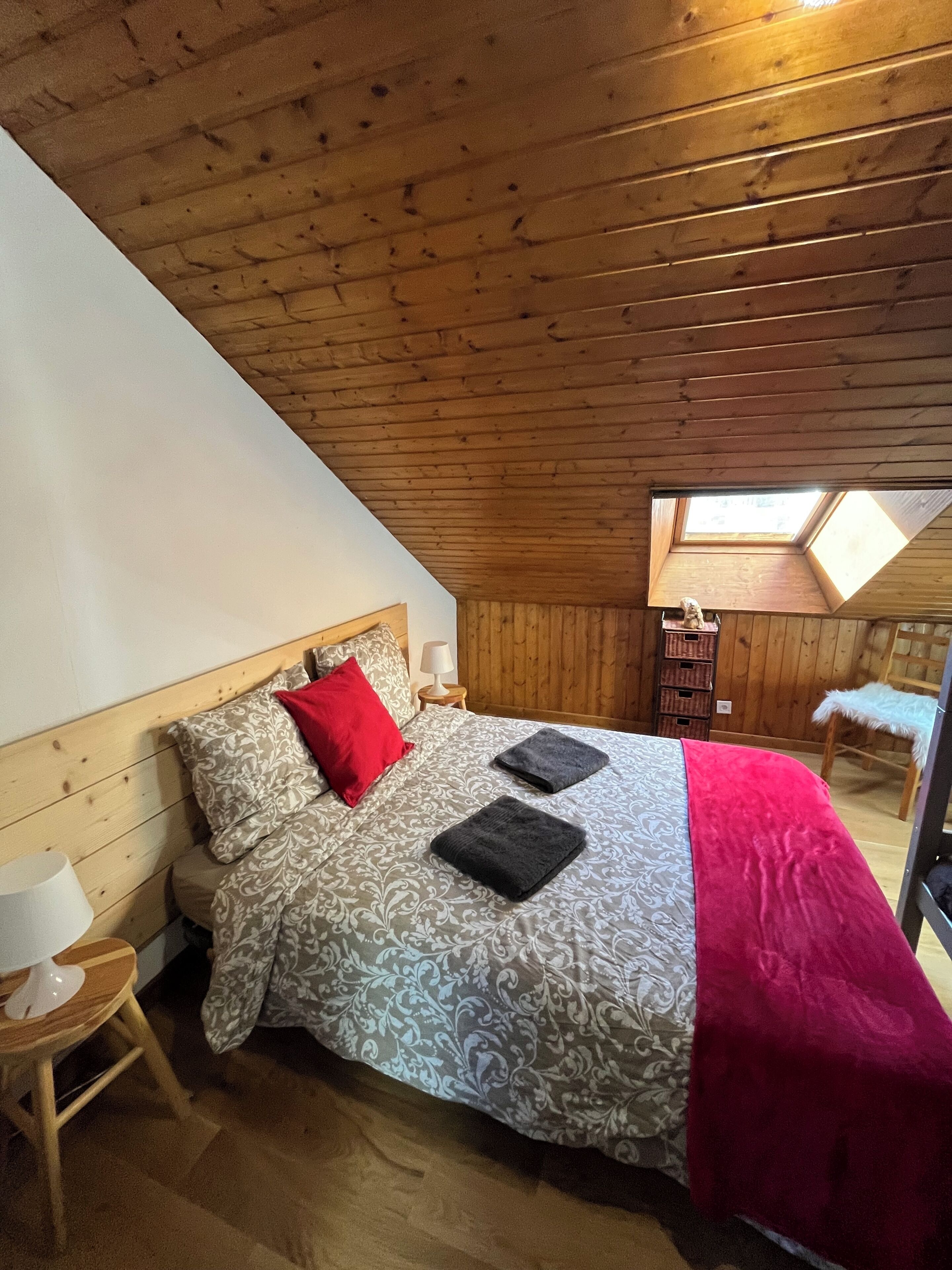 3 bedrooms, WiFi, bed sheets