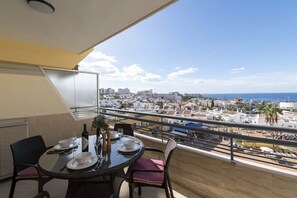 Outdoor dining - Santa Maria 138 - One Bed (Costa Adeje)