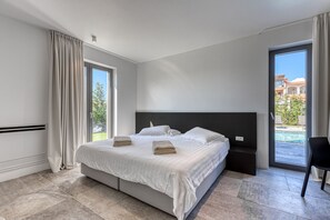 Desk, iron/ironing board, free WiFi, bed sheets - Villa A with heated pool (Fažana)