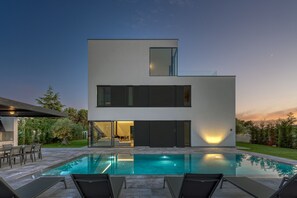 Outdoor pool, a heated pool - Villa A with heated pool (Fažana)
