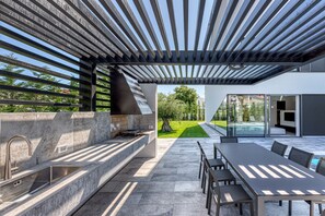 Outdoor dining - Villa A with heated pool (Fažana)