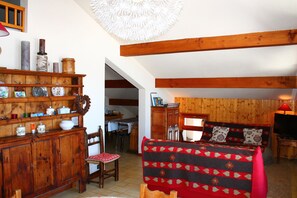 Living area - Apartment in chalet Courchevel Moriond 1650 (Courchevel)