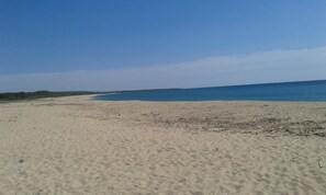 Beach nearby - Apartment in Villa near the Sea, Wi-Fi and Air Conditioning, Sleeps 5 (Orosei)