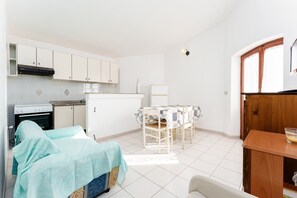 Interior - Apartment in Villa near the Sea, Wi-Fi and Air Conditioning, Sleeps 5 (Orosei)
