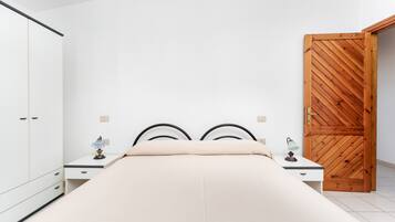 Iron/ironing board, WiFi