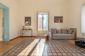 TV - Carlo Apartment with Terrace by Wonderful Italy (Palermo)