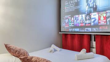 Executive Penthouse, 2 Bedrooms, Kitchen, City View | Room amenity