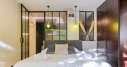 MONTAIGNE EXECUTIVE SUITE