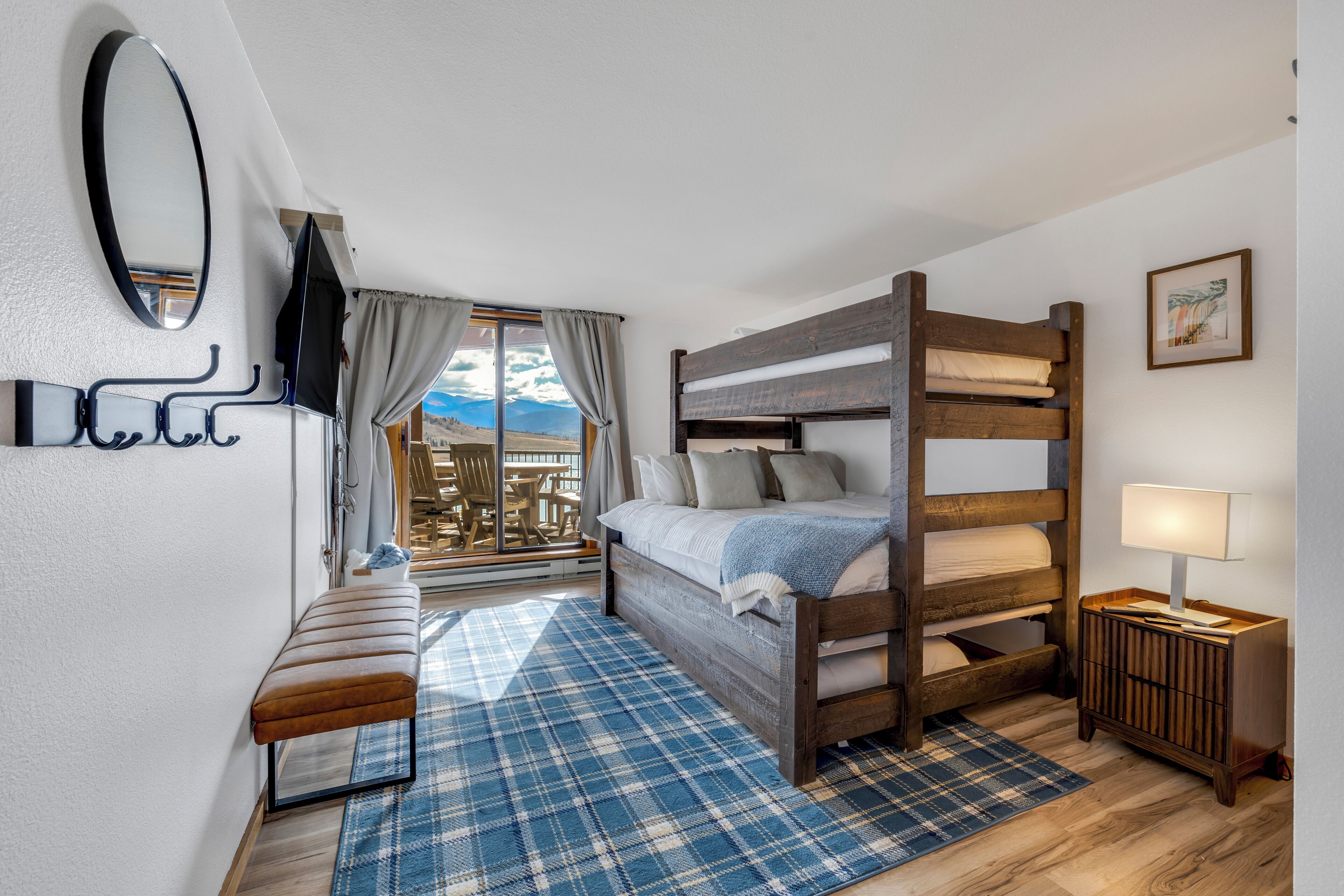 Bügeleisen/Bügelbrett, Internetzugang, Bettwäsche