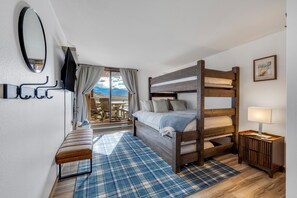 Bügeleisen/Bügelbrett, Internetzugang, Bettwäsche