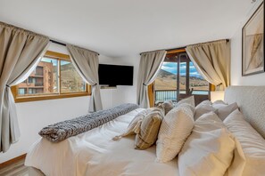 Iron/ironing board, internet, bed sheets - Brand New 2Bd/2Ba Condo-Hot Tub Access (Dillon)