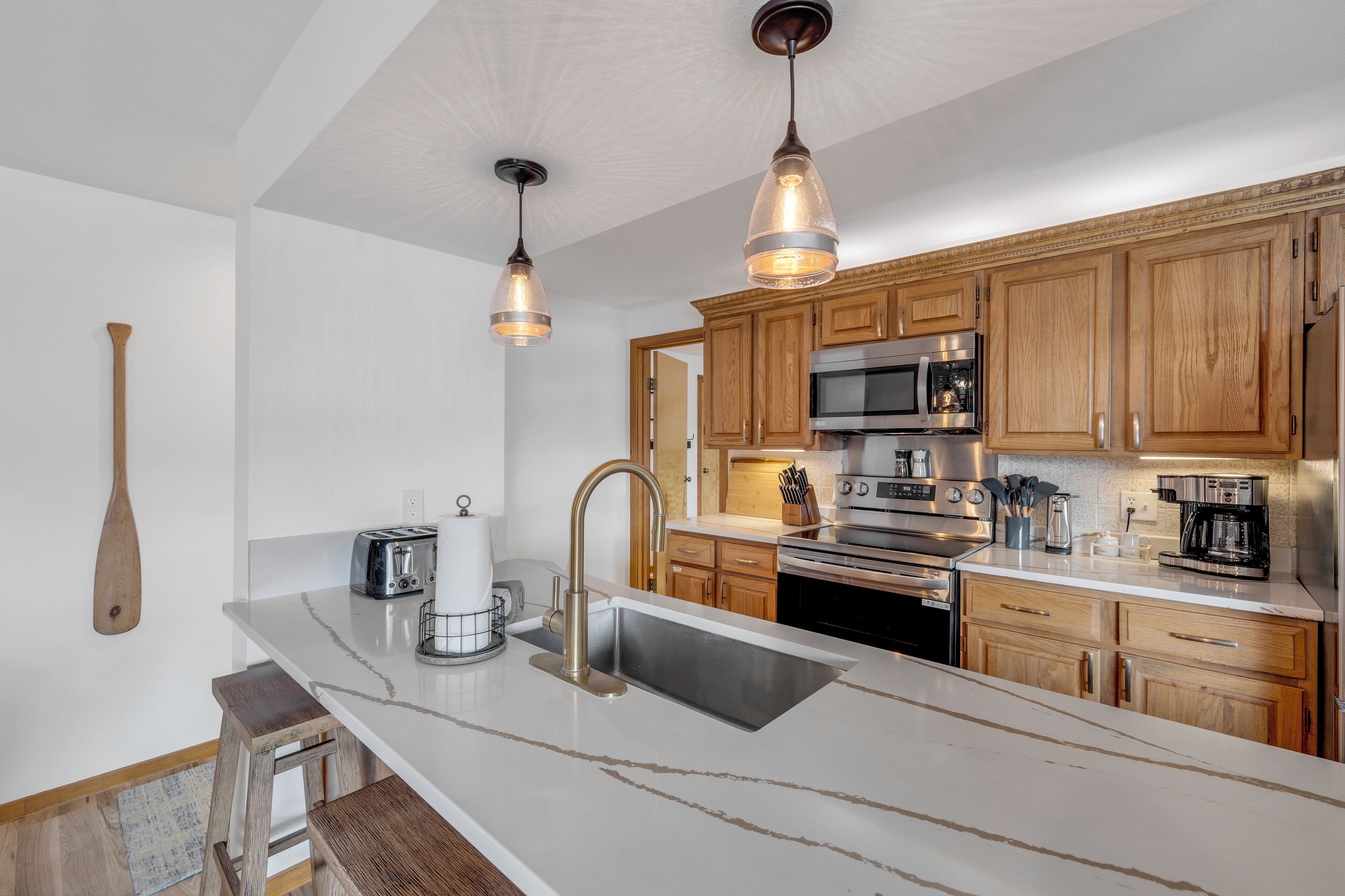 Mikrowelle, Herdplatte, Geschirrspüler