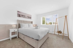 مكواة/لوح كي وواي فاي وملاءات أسرّة