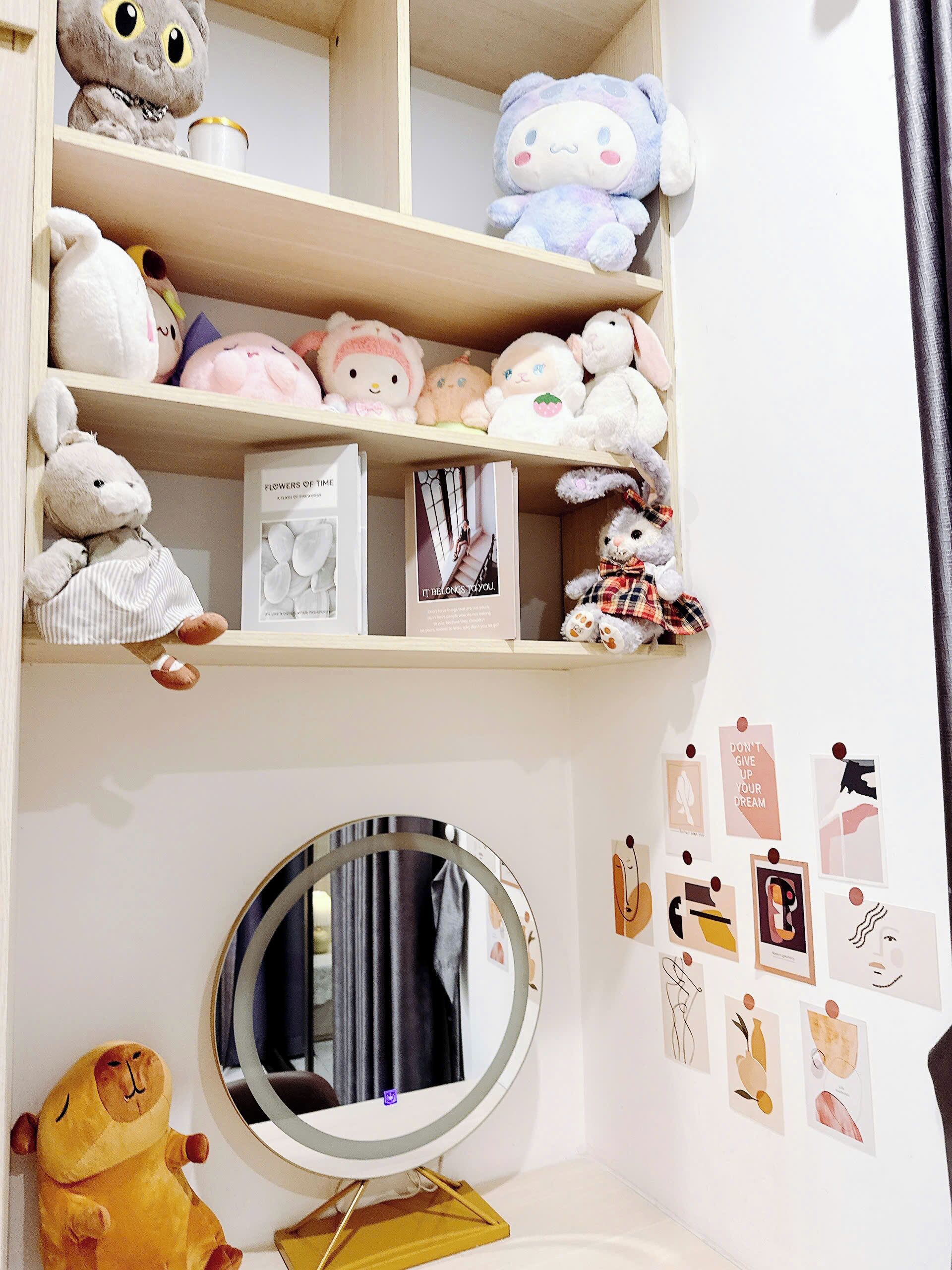 Studio, balkong, utsikt mot innsjø | Oppholdsområde | Flatskjerm-TV