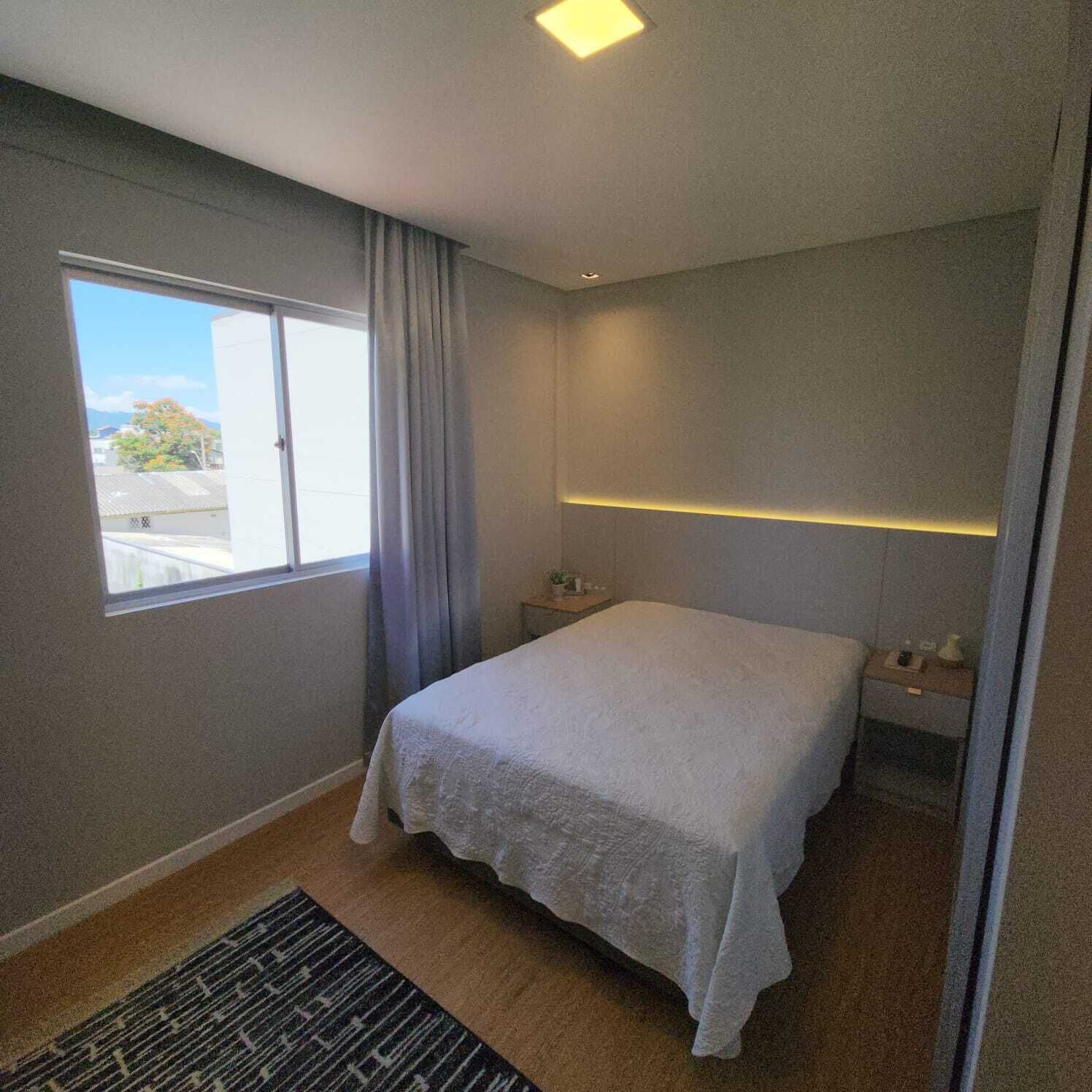 Acesso à internet, roupa de cama