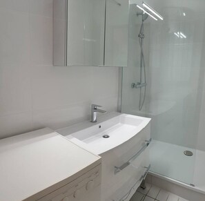 Shower - Quartier Couchant Appartement t2 pour 4 personnes (La Grande-Motte)