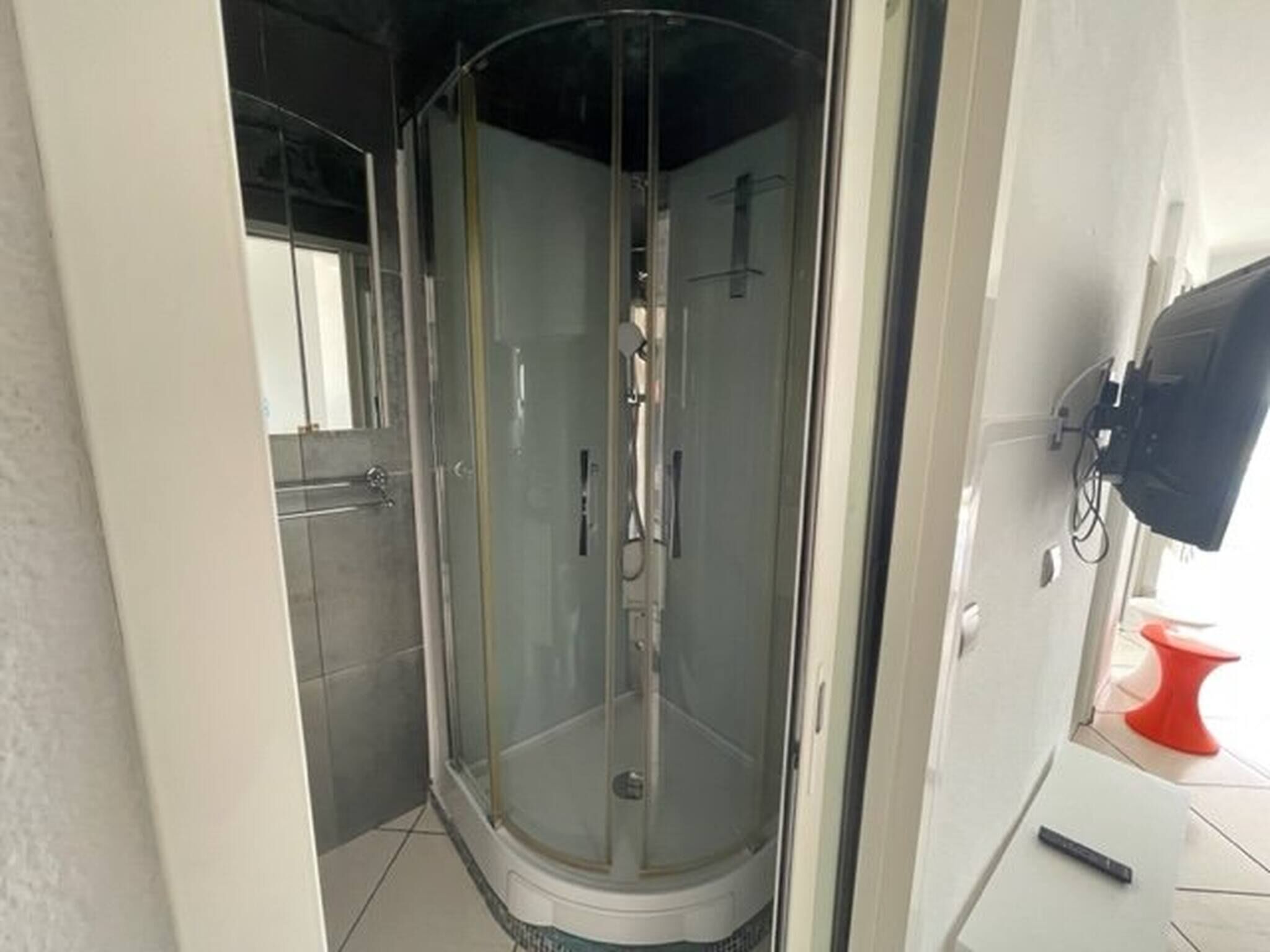 Douche, sèche-cheveux