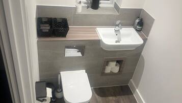 Shared Dormitory, 3 Bedrooms, Accessible | Bathroom