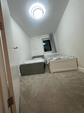 Shared Dormitory, 3 Bedrooms, Accessible | 3 bedrooms - Room-a Beautiful Home Beside Bluewater s (Greenhithe)