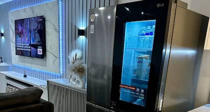 Room-a Beautiful Home Beside Bluewater s