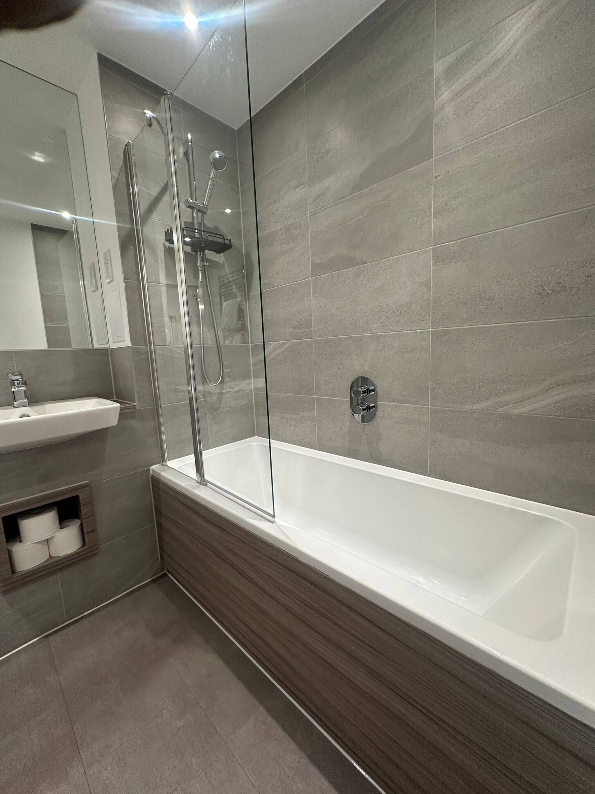 Shared Dormitory, 3 Bedrooms, Accessible | Bathroom