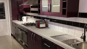 Shared Dormitory, 3 Bedrooms | Interior - Room-beautiful and Spacious 4 Bedroom Da (Dagenham)