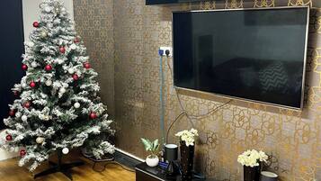 Shared Dormitory, 3 Bedrooms | Interior