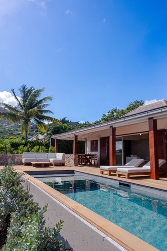 Beautiful 3 en-suite bedrooms villa with lagoon views