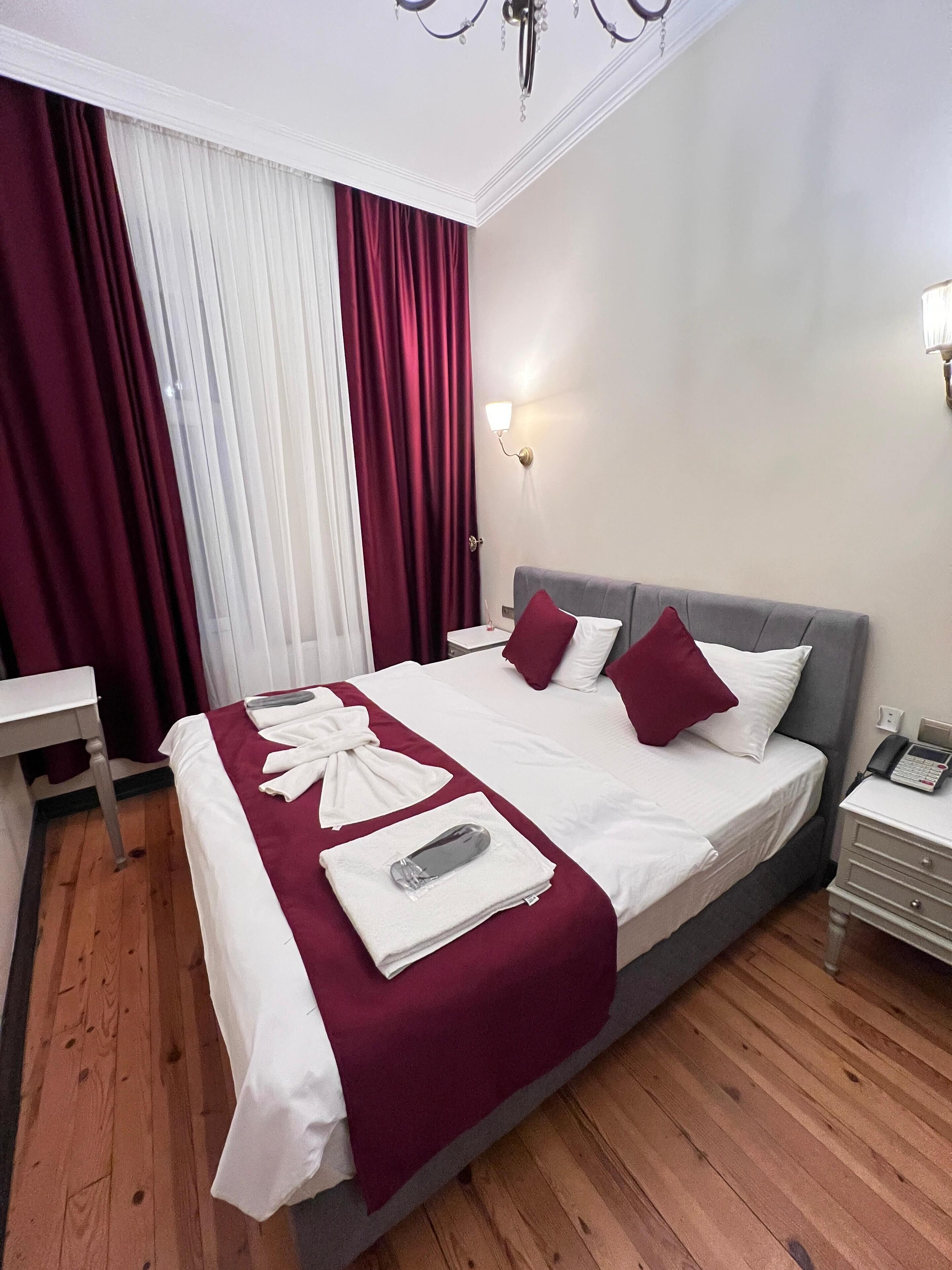 Quadrupla Comfort | Una scrivania, postazione laptop, ferro/asse da stiro, Wi-Fi gratuito