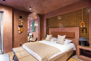 6 bedrooms, desk, iron/ironing board, WiFi - 350M²-EXPERIENCE THE ESSENCE OF PARISIAN LIVING IN THIS LUXURIOUS DUPLEX- 6 BED (Paris)