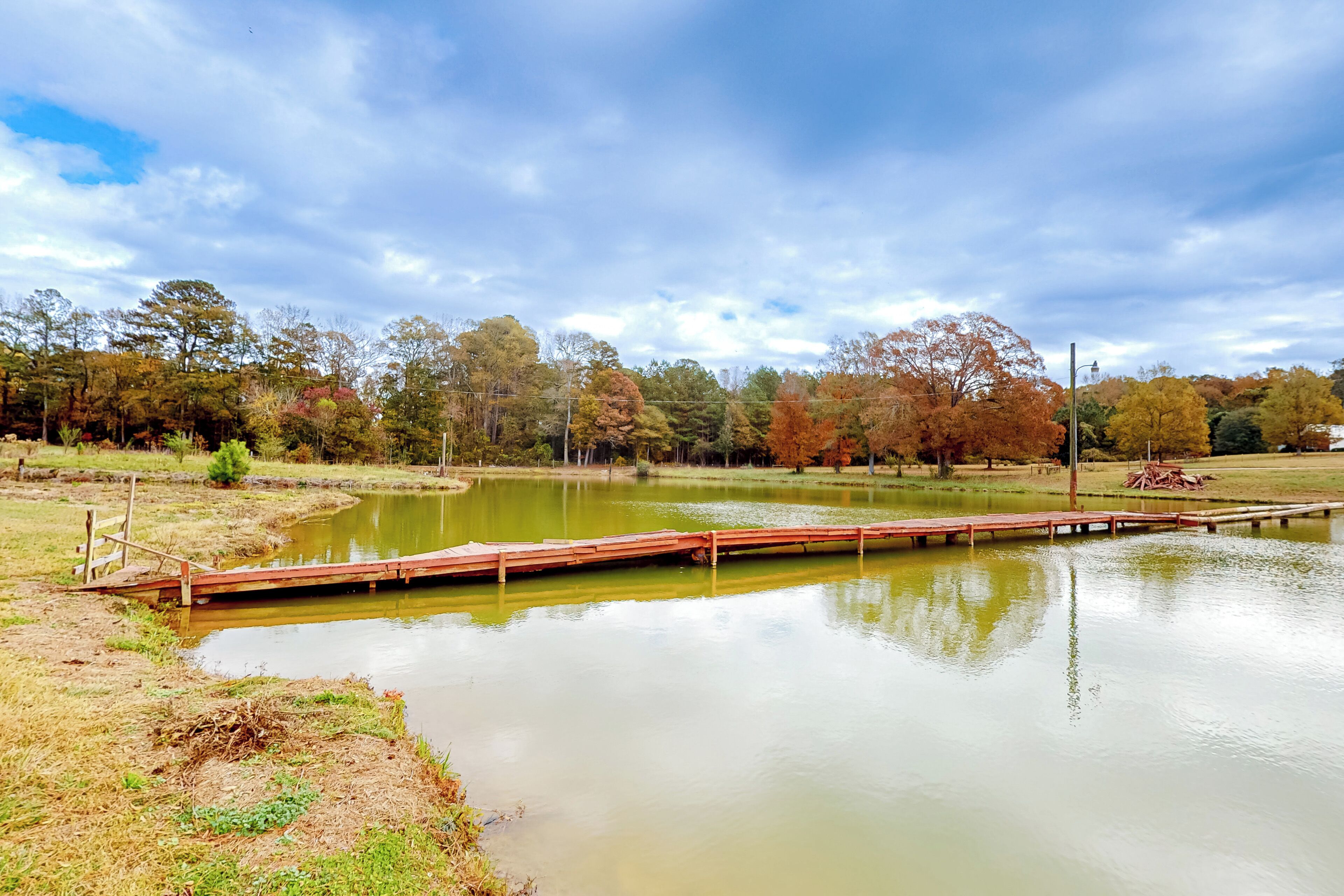 Griffin Vacation Rental | 4BR | 3BA | 2,595 Sq Ft