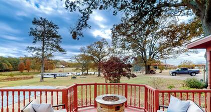 4BR Waterview Home w/ Pool, Fire Pit & Fishing