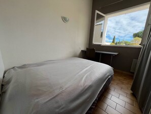 4 bedrooms