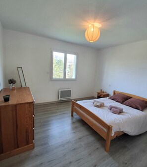 3 Schlafzimmer, Bügeleisen/Bügelbrett, Reisekinderbett, kostenloses WLAN
