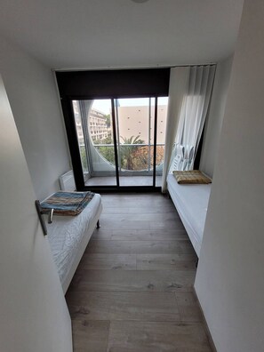 3 Schlafzimmer, Bügeleisen/Bügelbrett