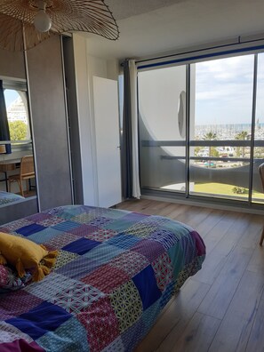 Room - Proche Port  Appartement t2 pour 4 personnes N39 (La Grande-Motte)