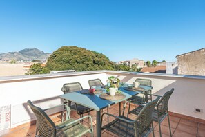 Apartamento, 3 quartos | Terraço/pátio