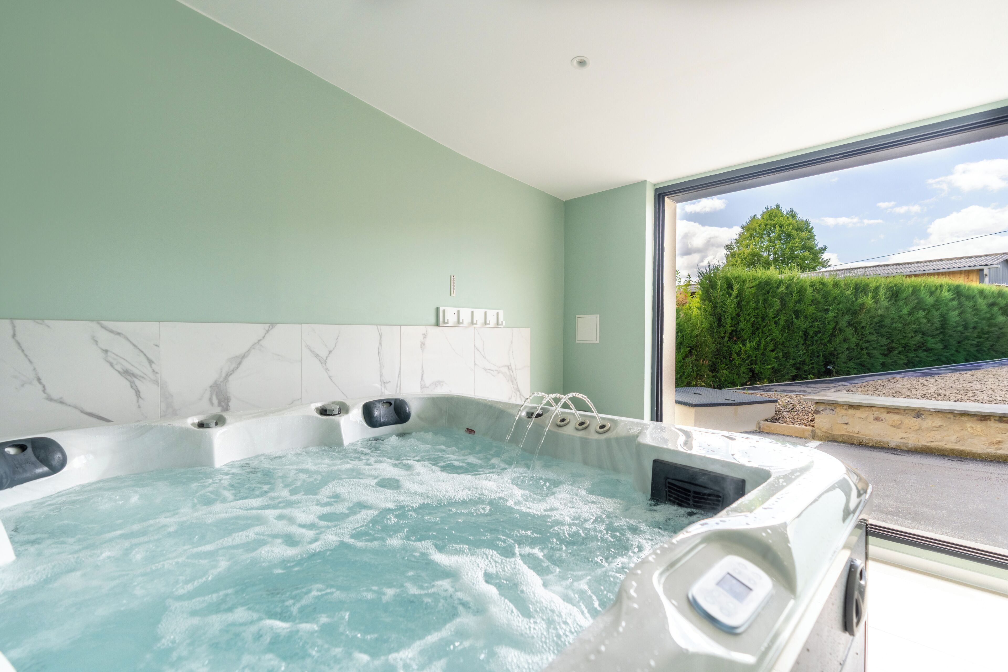 Indoor spa tub