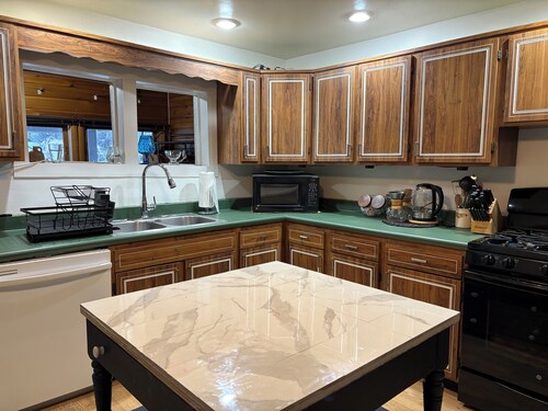 Fantastic 3-bedroom house in Davis perfect for your mountain getaway 