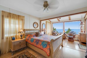 3 bedrooms, iron/ironing board, WiFi, bed sheets - Historic Waterfront Home with Ocean Views Great Location Dogs OK (Depoe Bay)