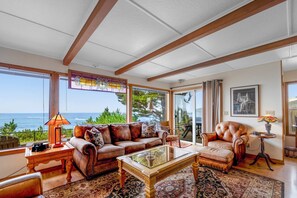 TV, fireplace, DVD player, stereo