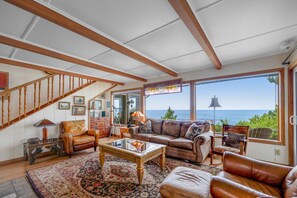 TV, fireplace, DVD player, stereo