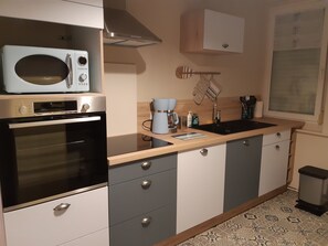 Private kitchen - "Le Petit Marin", 2 rooms, 4 pers, free secure parking with badge, 8 mn from the beach (Le Portel)