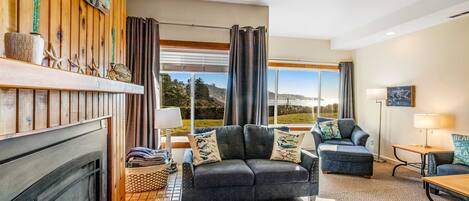 Télévision, cheminée, espaces bureaux